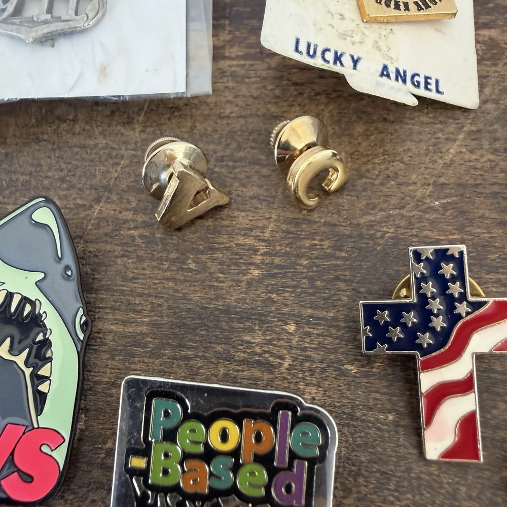 Vintage Commemorative Media Novelty Lapel Pins Tie Tack Lot Of 11 Mixed - Picture 4 of 7